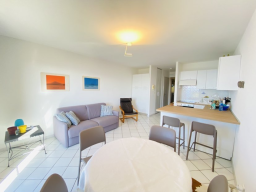 APPARTEMENT 2 PIECES VUE MER