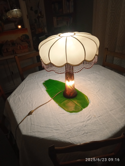Lampe de table Art Nouveau en verre à vendre