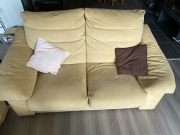Canapé deux places en Alcantara beige