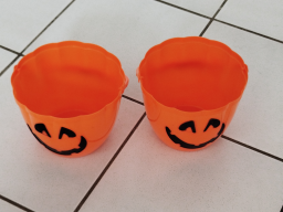 Vend deux seau halloween très bon état