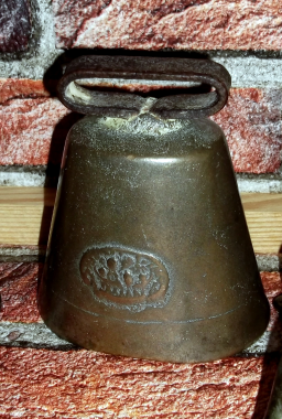 Ancienne cloche en bronze et cuivre