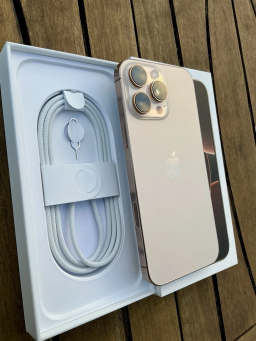 Apple iPhone 16 Pro Max - 256 Go - Titane Sable