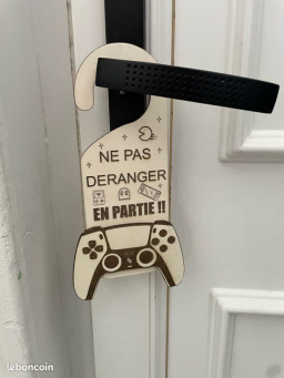 Accroche-porte personnalisée en bois
