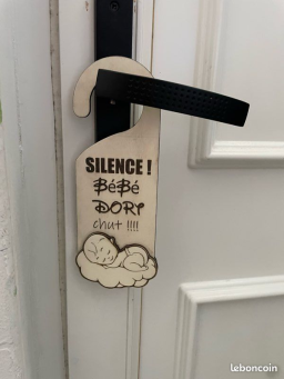 Accroche porte-bébé pratique et confortable