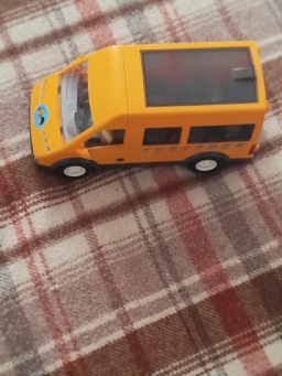 Urgent vraiment urgent a vendre playmobil bus scolaire très bon état complet