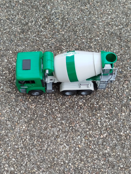 Urgent vraiment urgent a vendre camion toupie beton très bon état complet