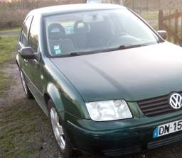 Volkswagen Bora Essence 2 Litres en Excellent État