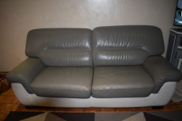 Canapé en cuir gris et blanc 3 places