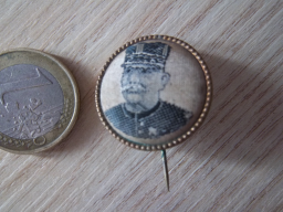 Insigne épinglette en soie maréchal Joffre