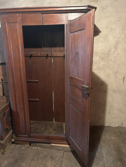 Grande armoire ancienne d'époque à remonter