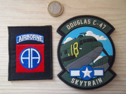 Lot d'écussons militaires US Airborne