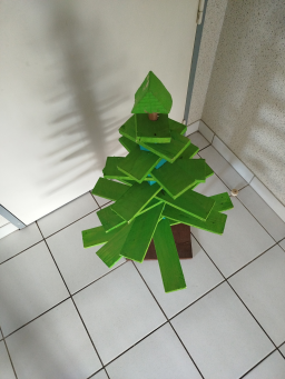 Urgent vraiment urgent a vendre avant vendredi prochain sapin en bois très bon état complet