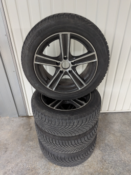 Jantes et pneus hiver pour Volkswagen en parfait état