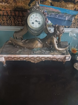 Pendule et ciboires en marbre et bronze du 19ème siècle