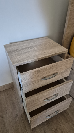 Commode de chambre en bois massif