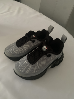 Basket enfant en parfait état