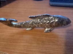 Poisson en métal gravé à vendre