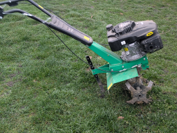 Vends motobineuse 4 temps avec 4 fraises