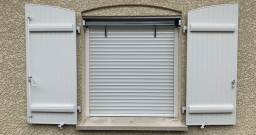 Réparation et dépannage de stores, volets roulants et rideaux métalliques