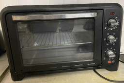 Frigo + un four électrique