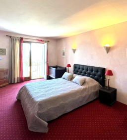 Appartement de type T4 en duplex sur une propriété privée L33