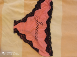 Vends Culotte de couleur rose taille 38