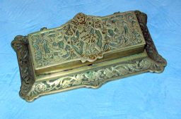 Boîte à timbres en bronze doré