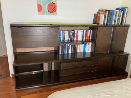 Living avec nombreux rangements à vendre