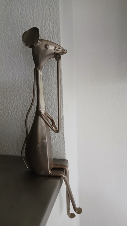 Statuette en acier unique