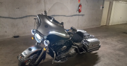 Harley Electra Glide 100e Anniversaire à Vendre