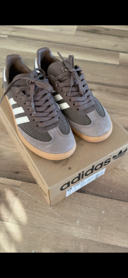 Chaussures Adidas Samba en parfait état