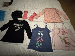 Lot de vêtements fille taille 3 ans