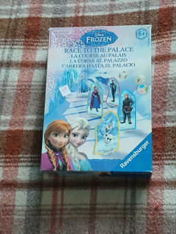 Urgent vraiment urgent a vendre avant demain soir jeux de société reine des neige très bon état complet