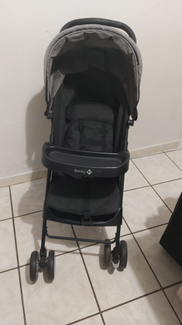 Poussette compacte à vendre, légère et pratique