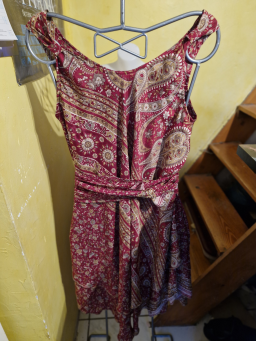 Belle grande robe élégante pour femme