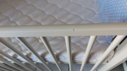 Lit à barreaux enfant 60x120 avec matelas et tour de lit