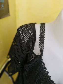 Belle tunique noire pour femme