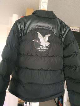 Doudoune noire Chevignon neuve avec étiquette