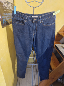 Jean Levi’s taille 40, bon état