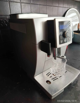 Vente de Machine à café en bon état, idéale pour maison ou bureau