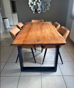 Table à manger en bon état à vendre