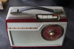 Poste de radio années 50 décoratif