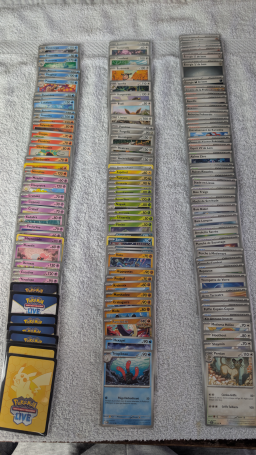 Collection de 123 cartes Pokémon françaises issues de coffrets d’illustrations