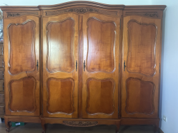 Armoire en merisier, meuble de rangement élégant