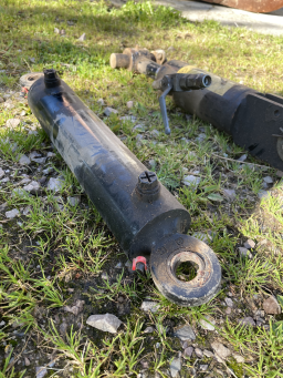 Vérins hydrauliques à vendre