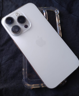 iPhone 14 Pro en excellent état à vendre