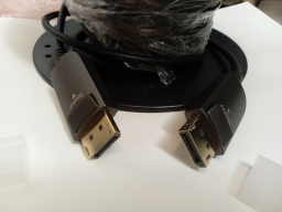 Câble fibre optique DisplayPort 1.4 30 m – 4K/5K, état neuf