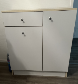 Meuble de salle de bain avec panier à linge intégré