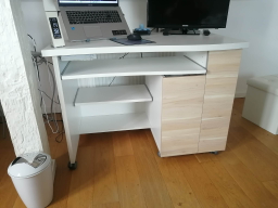 Bureau blanc