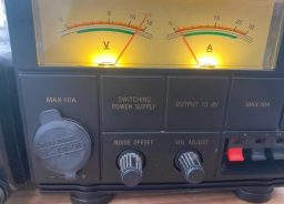 Yaesu FT-991 avec alimentation Sadelta 30A et haut-parleur SP-10 neuf